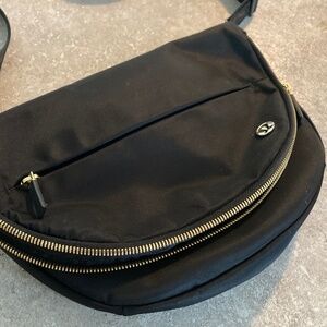 Lululemon All Night Festival Bag 2L Black and Gold Brand New Micro Crossbody
